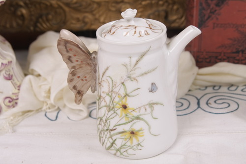 !!매우 귀한!! 하빌랜드 리모지 나비 핸들 핸드페인트 일인용 커피팟 Haviland Butterfly Handle Hand Painted Individual Coffee Pot circa 1876 - 1879.