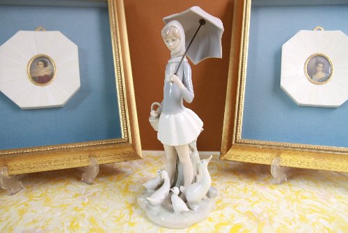 야드로 #4510 소녀 W/우산 피겨린  Lladro #4510 Girl w/ Umbrella Figurine circa 1970-1992