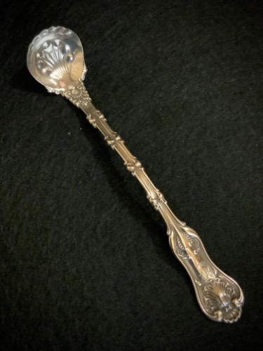 Whiting 스털링 실버 &quot;임페리얼 퀸&quot; 페턴 머스타드 국자 Whiting Sterling Silver &quot;Imperial Queen&quot; Pattern Mustard Ladle circa 1893