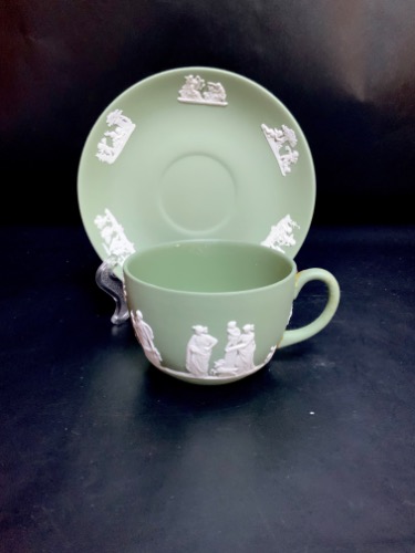 웨지우드 세지 그린 제스퍼웨어 컵&amp;소서-데미지-(리페어) Wedgwood Sage Green Jasperware Cup &amp; Saucer circa 1960 - AS IS