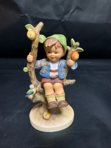 헴멜 &quot;Apple Tree Boy&quot; 피겨린 Hummel &quot;Apple Tree Boy&quot; Figurine TMK-3 1960 - 1972