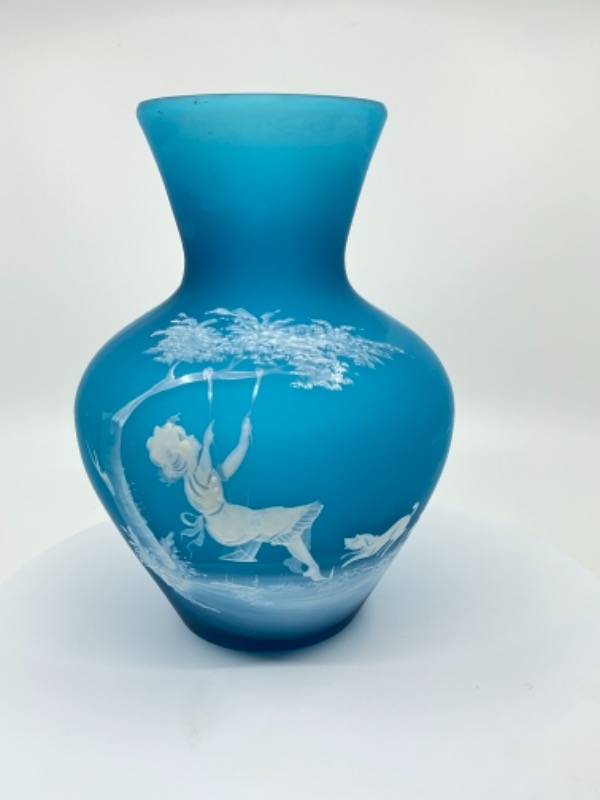 블루 세틴 글라스 핸드페인트 &quot;메리 그레고리&quot; 베이스 Blue Satin Glass &quot;Mary Gregory&quot; Vase