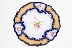 플로우블루 플래이트 Flow Blue Plate - Brush Stroke w/ Peach Clobbering and Hand Painted Florals and Trim circa 1860