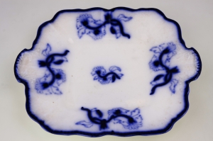 플로우블루 브러시 스트로크 케익 플래이트 Flow Blue Brush Stroke Cake Plate circa 1860