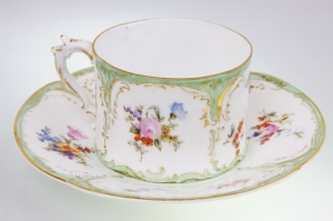 로젠탈 컵&amp;소서 드레스덴 스타일 Rosenthal Cup &amp; Saucer in Dresden style Florals circa 1891 - 1906