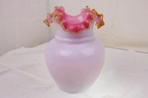 유리 화병 Cased Glass Pink &amp; White Ruffled Vase circa 1960