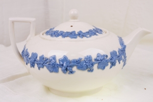 웨지우드 퀸스웨어 티팟 Wedgwood Embossed Queensware Teapot 1940 - 1974