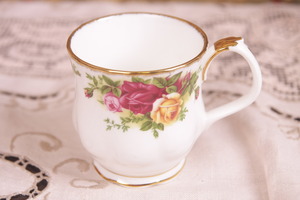 로얄 알버트 &quot;올드 컨트리 장미&quot; 커피 머그 Royal Albert &quot;Old Country Roses&quot; Coffee Mug