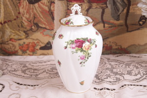 로얄 알버트 &quot;올드 컨트리 장미&quot; 챌시 꽃병 W/ 뚜껑 Royal Albert &quot;Old Country Roses&quot; Chelsea Vase with Top