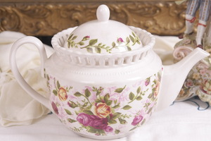 로얄 알버트 올드 컨트리 로즈 투각 티팟 Royal Albert &quot;Old Country Roses&quot; Fluted Teapot circa 2002