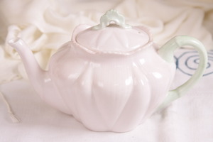 쉘리 데인티 핑크 &amp;그린 티팟 Shelley Dainty Pink &amp; Green Teapot with Rd # dtd 1896 (First year Dainty was produced!!!)