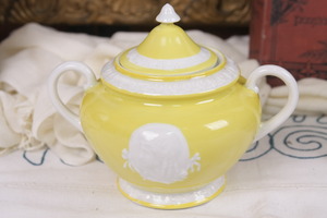 유니온 T 체코슬로바키아 케미오 슈거볼 밝은 노랑색  Union T Czechoslovakia Cameo Sugar Bowl in BRIGHT Yellow circa 1921 - 1939