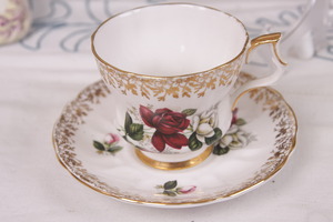 로얄 윈져 &quot;장미&quot; 컵&amp;소서 Royal Windsor &quot;Roses&quot; Cup &amp; Saucer circa 1950