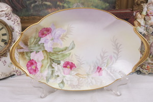 Tressmane &amp; Vogt 핸드페인트 난초 오벌 투핸들 깊은 디쉬 Tressmane &amp; Vogt Hand Painted Orchid Oval 2 Handled Deep Dish circa 1896 - 1902