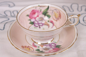 파라곤 프로럴 부쾌 컵&amp;소서 Paragon Floral Bouqet Cup &amp; Saucer circa 1940