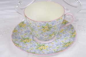 쉘리 리치몬드 티 모양 프림로즈 페턴 컵&amp;소서 Shelley Richmond Tea Shape Primrose Pattern Cup &amp; Saucer circa 1960