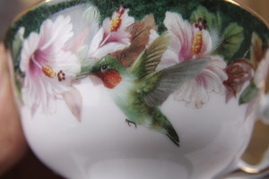 브래드포드 컵&amp;소서 Bradford Exchange &quot;Ruby Throated Hummingbird&quot; Cup &amp; Saucer circa 1970