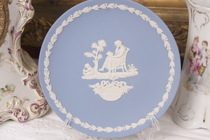 웨지우드 라벤더 안 아이보리 제스퍼웨어 &quot;어머니&quot; 기념 플레이트  Wedgwood Ivory on Lavender  Jasperware &quot;Mother&quot; Commemorative Plate for 1977