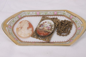Moritz Zdekauer 주얼리 드레서 트레이 Moritz Zdekauer Jewelry Dresser Dish circa 1900