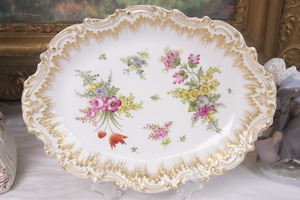 드레스덴으로 장식된 작은 리모지 플래터 1890 / Dresden Decorated Limoges Whiteware Small Platter circa 1890