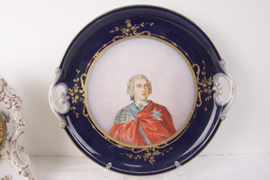 세브르 핸드페인트 투핸들 초상화 챨져  Sevres 1840 Hand Painted Portrait 2 Handled Charger of Louis XV