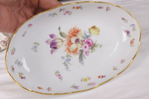 19세기 마이센 플라워 미디음 타원형 서빙 디쉬 19th C. Meissen Scattered Flowers Medium Oval Serving Dish  (1815 - 1924 Mark)