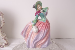 로얄 돌턴 피겨린 &quot;아름 브리즈&quot; Royal Doulton Figurine &quot;Autumn Breezes&quot; HN 1911 circa 1960