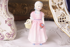 로얄 돌턴 피겨린&quot;팅클 벨&quot;  Royal Doulton Figurine &quot;Tinkle Bell&quot; circa 1928 - 1973