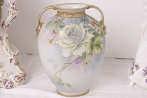 닙폰 핸드페인트 투핸들 꽃병 Nippon Hand Painted 2 Handled Vase circa 1910