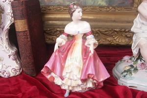 로얄 돌턴 피겨린&quot;Southern Belle&quot;  Royal Doulton Figurine &quot;Southern Belle&quot; circa 1957