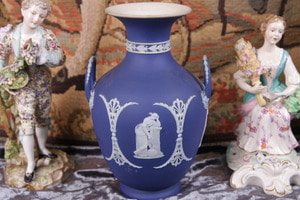 웨지우드 제스퍼웨어 다크 블루 투핸들 꽃병 Wedgwood Jasperware Dark Blue Dip 2 Handled Vase circa 1843 - 1891