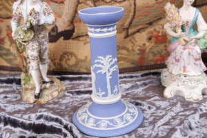 웨지우드 제스퍼웨어 블루 촛대 &quot;데미지&quot; Wedgwood Jasperware Dip Pale Blue Candlestick circa 1908 - Present    &quot;AS IS&quot;