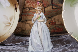 로얄 월세스터 &quot;Sweet Anne&quot; 피겨린  Royal Worcester &quot;Sweet Anne&quot; 3630  Figurine circa 1966