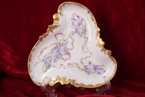 Pouyat 리모지 핸드페인트 빅토리언 제비꽃 핀/실버 디쉬 Pouyat Limoges Hand Painted Victorian Violet Pin / Silver Dish circa 1890