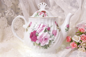 로얄 콜던 영국 티팟 Royal Cauldon English Teapot circa 1960