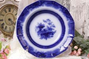 J &amp; T (영국) 플로우 블루 납작한 림 볼 J &amp; T (England) Flow Blue Flat Rimmed Bowl circa 1860