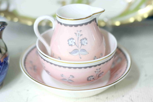 웨지우드 핑크/그레이3PC 크리머 오픈 슈거 볼  Wedgwood Pink / Gray Pimpernel 3 Piece (Creamer, Open Sugar and bowl circa 1962