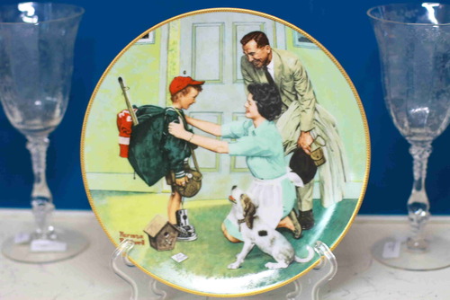 Knowles 노먼 록웰 &quot;Home From Camp&quot; 케비넷 플레이트  Knowles NORMAN ROCKWELL &quot;Home From Camp&quot; Cabinet Plate 1990