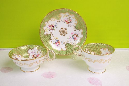 19세기 잉글리쉬 핸드페인트 3종 커피/티 컵 리버스 트리오 - !! 데미지 !! 19th C. English Hand Painted 3 Piece Coffee / Tea Cup Reverse Trio circa 1820 - AS IS