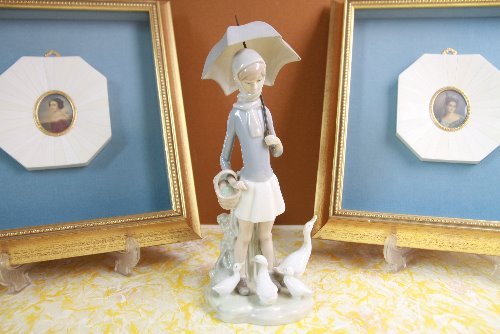 야드로 #4510 소녀 W/우산 피겨린 !! 데미지 !! Lladro #4510 Girl w/ Umbrella Figurine circa 1970-1992 - AS IS (repair)