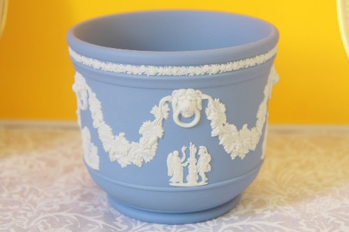 웨지우드 제스퍼웨어 솔리드 연한 블루 장식 화분  Wedgwood Jasperware Solid Pale Blue Cache Pot circa 1912 - 1941
