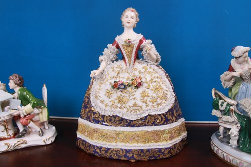 19세기 라지 드레스덴 레이스 피겨린 19th C. LARGE Dresden Lace Figurine