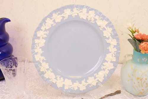 웨지우드 퀸즈웨어 아이보리 안 라벤더 W/ 에그쉘 림 디너 플레이트 Wedgwood Queensware Ivory on Lavender w/ Eggshell Rim Dinner Plate dated 1964