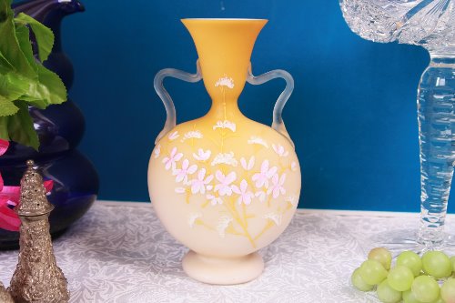 빅토리언 케이스드 글래스 W/핸드페인트 에나멜 베이스 Victorian Cased Glass w/ Hand Painted Enamel Vase circa 1900