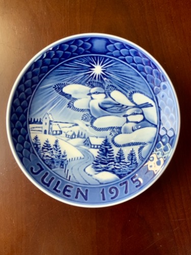 그랜드 도자기의 코펜하겐 크리스마스 플레이트 Grande Porcelain of Copenhagen Christmas Plate dated 1975