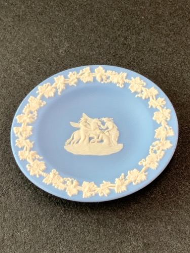 웨지우드 아이보리 안 라벤더 제스퍼웨어 핀 디쉬 Wedgwood Ivory on Lavender Jasperware Pin Dish circa 1980