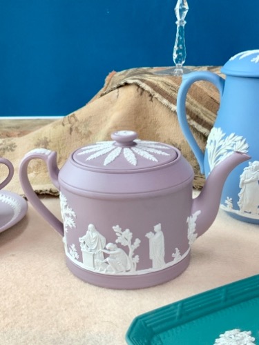 웨지우드 제스퍼웨어 라일락 브루스터 티팟 -매우 귀한- Wedgwood Jasperware Lilac Brewster Teapot circa 1960 - RARE!!!
