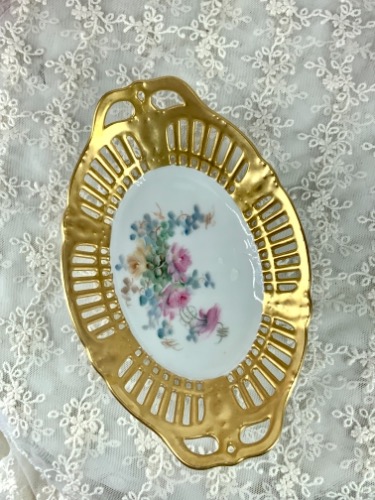 빅토리언 핸드페인트 투각 트링킷 디쉬 Victorian Hand Painted Fluted Trinket Dish circa 1900