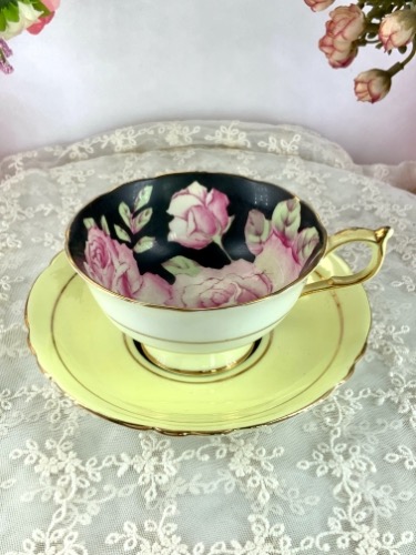 파라곤 로즈 티 컵&amp;소서 Paragon &quot;Roses&quot; Tea Cup &amp; Saucer circa 1940