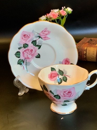 로얄 알버트 &quot;핑크 로즈&quot; 컵&amp;소서 Royal Albert &quot;Pink Roses&quot; Cup &amp; Saucer circa 1950